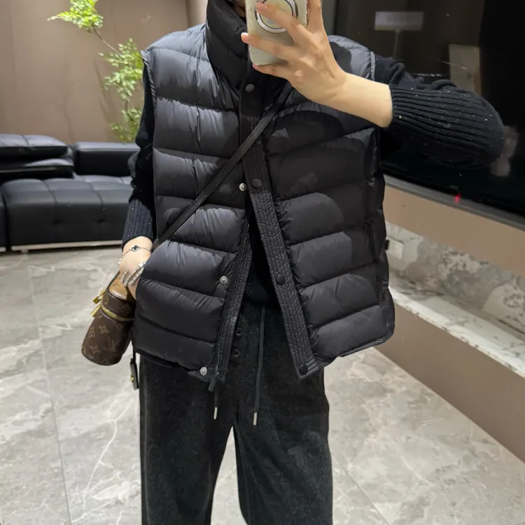 宿慕SUMU女纯色休闲时尚百搭90%白鸭绒马甲2025秋冬无袖羽绒马夹