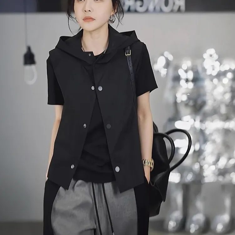 休闲宽松连帽黑色马甲女春秋新款欧货无袖坎肩马夹显瘦百搭短外套