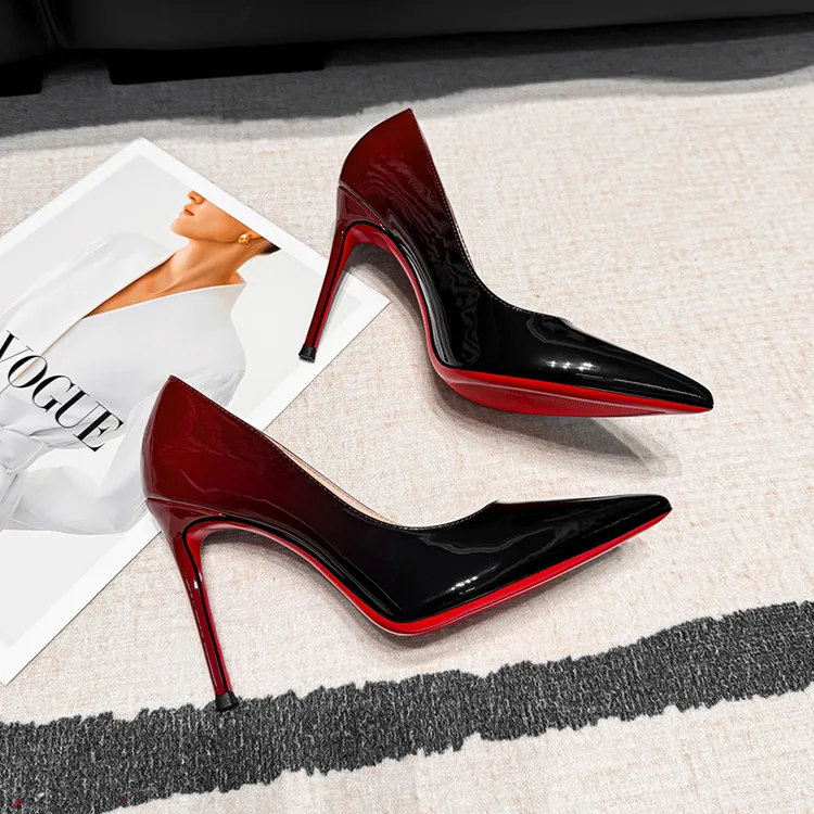 秋冬新款【黑红渐变色】漆皮高跟鞋女细跟尖头浅口性感红底时尚单鞋