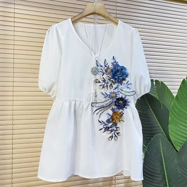 L胖mm欧货时尚新款半开领立体花朵设计款短袖上衣