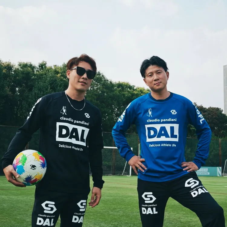 soccer junky足球狗龙王系列高弹圆领修身运动足球训练套头长袖