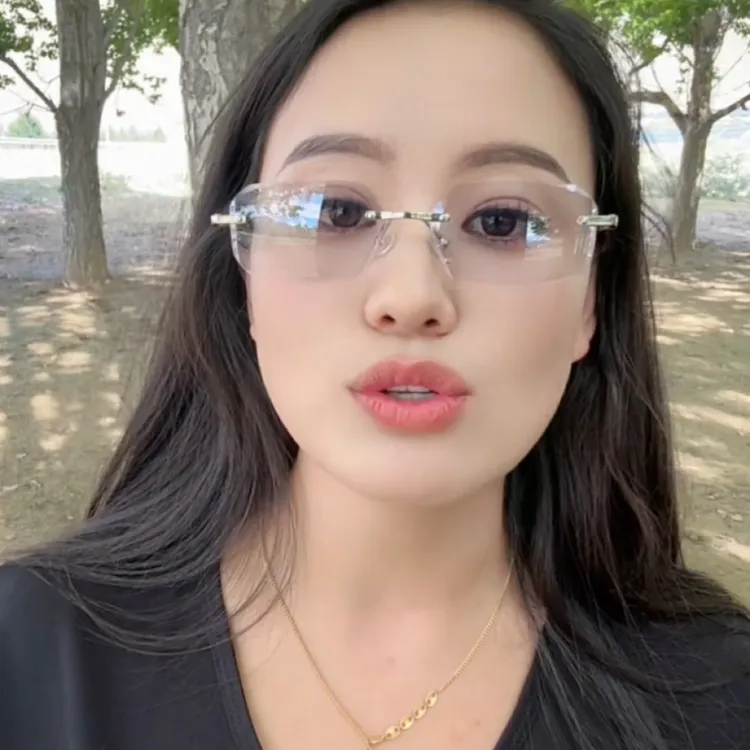 林芝卓玛变色眼镜