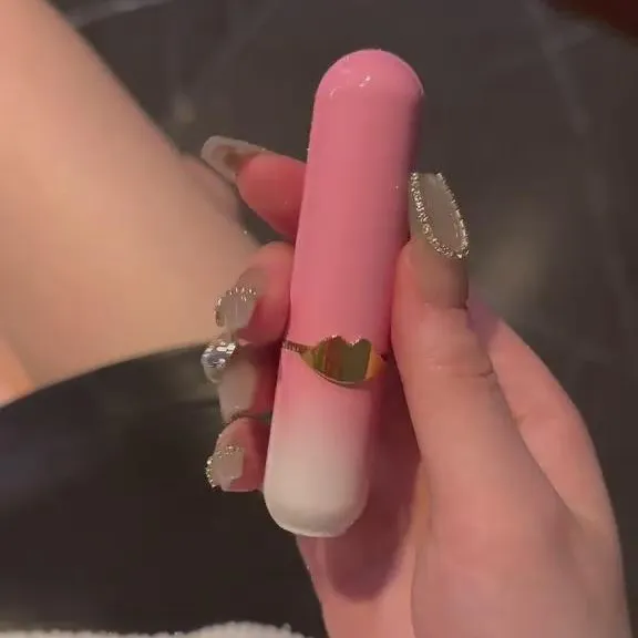 (小火火机)可爱口红造型明火可打火机潮玩精致奇葩创意