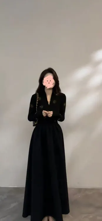 【现货】【大婷婷】法式新款烫钻太阳花长袖时尚显瘦气质秋季连衣裙