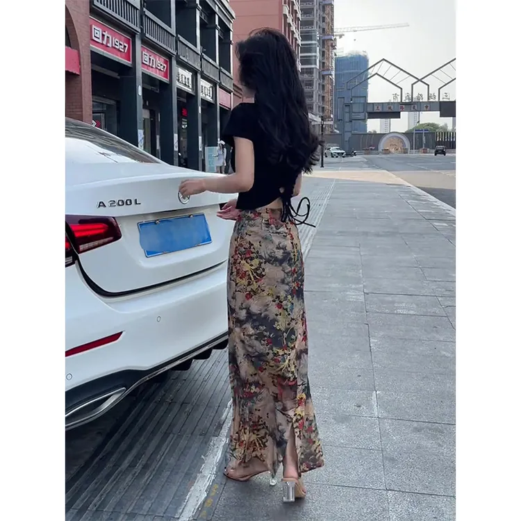 复古碎花高腰a字半身裙女2025新款夏季薄款显瘦后开叉包臀长裙子