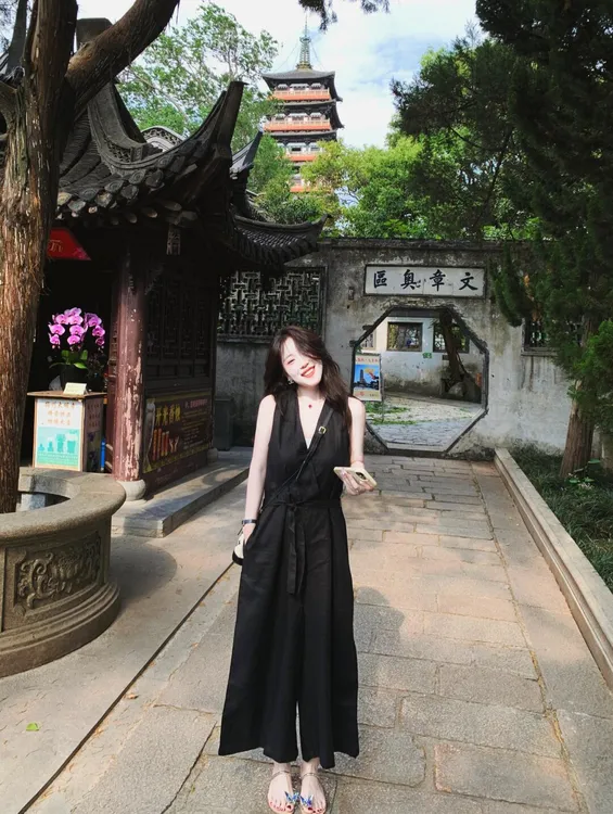 2025夏季新款时尚简约气质百搭修身显瘦高级感连体裤洋气衣服女