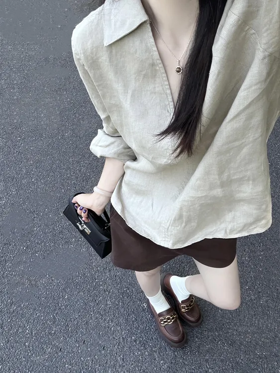 早秋薄款长袖上衣轻奢高级小众女装2025新款简约棕色阔腿短裤套装