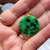 翡翠18K金镶嵌颈饰翡翠