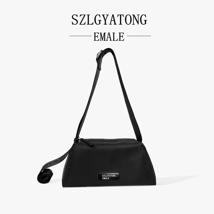 高级感牛津布包女款爆款2025新款通勤挎包户外健身黑色轻便防水包