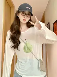 程程甄选  韩系设计感露娃同款珍珠梨早秋款休闲长袖打底衫8599