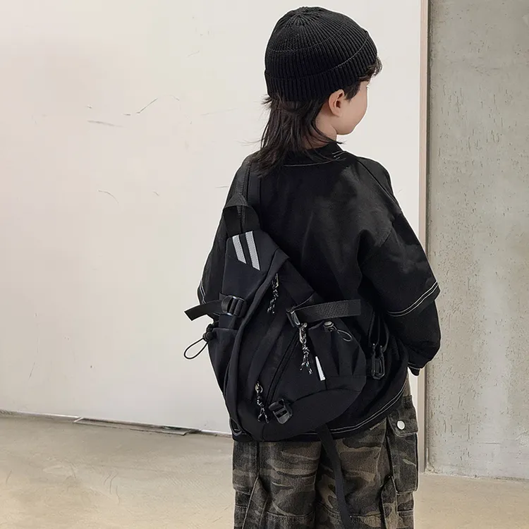 儿童斜挎包男童帅气大容量工装背包多功能两用双肩包女童潮酷胸包