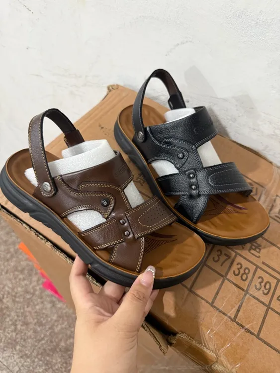 君君爸爸凉鞋牛皮跟高3厘米左右