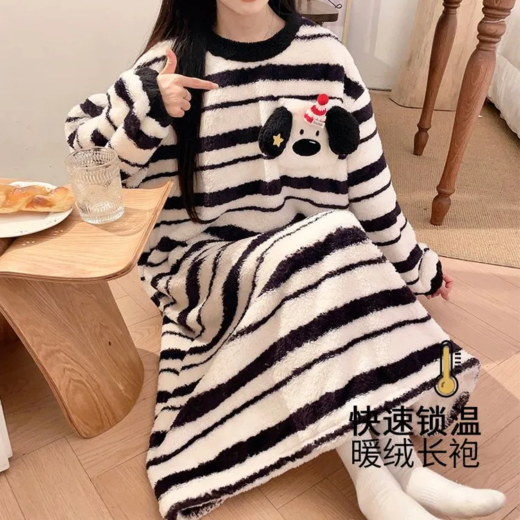 秋冬季珊瑚绒睡裙女条纹宽松加大码胖MM睡衣长毛绒保暖家居服