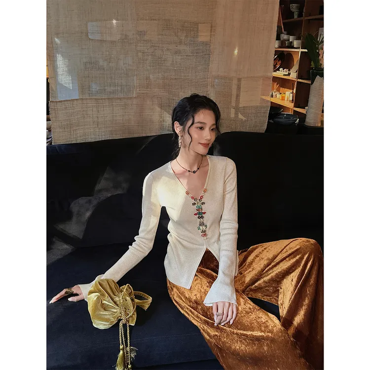 三吉黑花「9/28晚20点新品95折」【绛纱】手工钉珠针织套头针织衫