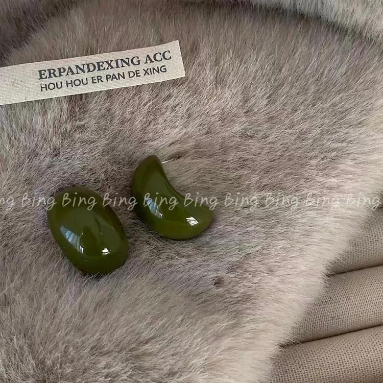 铜合金耳饰 墨绿滴油长c豆~复古百搭女人味显白气质耳钉 A189