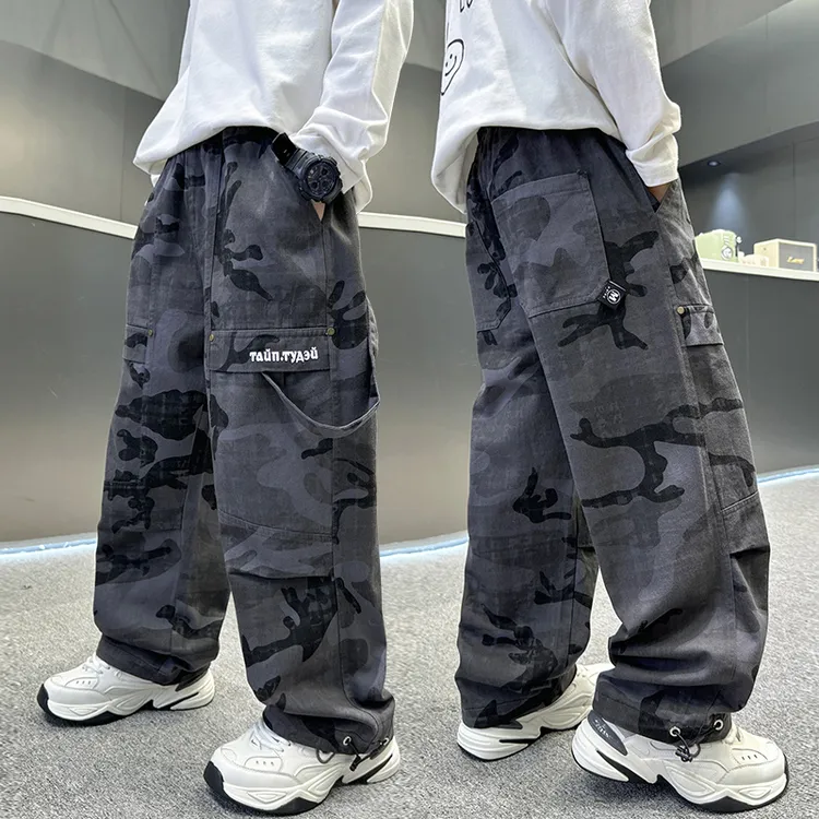 男童秋装迷彩裤子2025新款中大童儿童装男孩春秋款宽松休闲阔腿裤