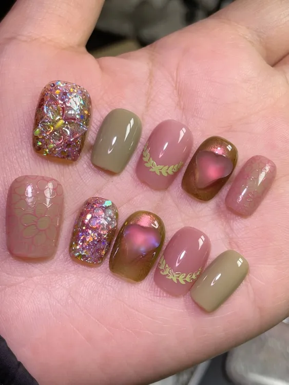 【踏青赏花】亮片蝴蝶印花晕染磨砂爱心显白纯手工穿戴甲