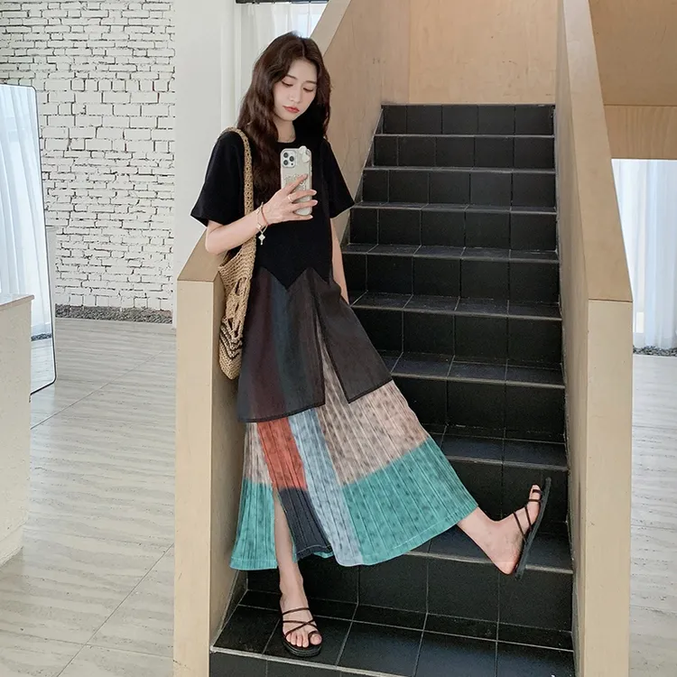 慵懒松弛感穿搭套装裙女夏季新款设计感开叉T恤撞色半身裙两件套