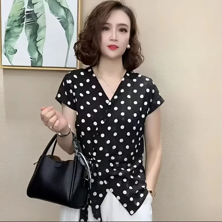 女士夏季新款休闲薄款波点时尚简约百搭洋气显瘦小衫设计感T恤