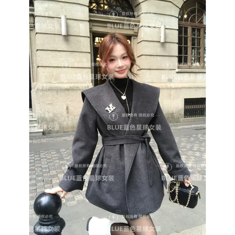 轻奢高级感设计呢子大衣2025秋冬新款V领收腰气质毛呢外套女爆款
