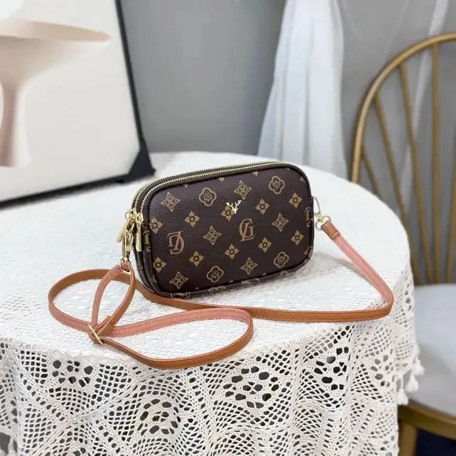 3965高品质百搭款斜挎包三层拉链简约大容量手机包日常通勤斜挎包