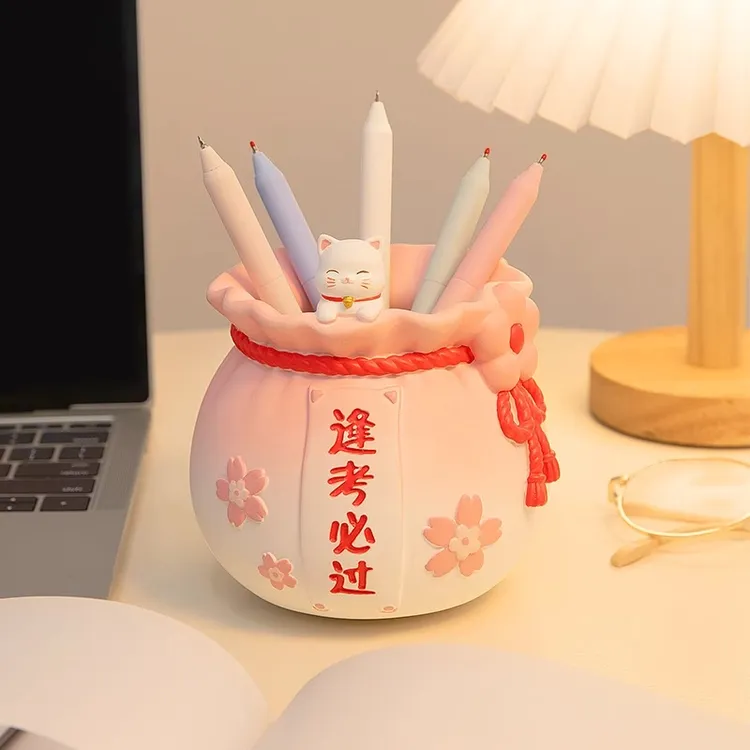 创意可爱招财猫高颜值笔筒办公桌面摆件初中小学生儿童男孩女孩生