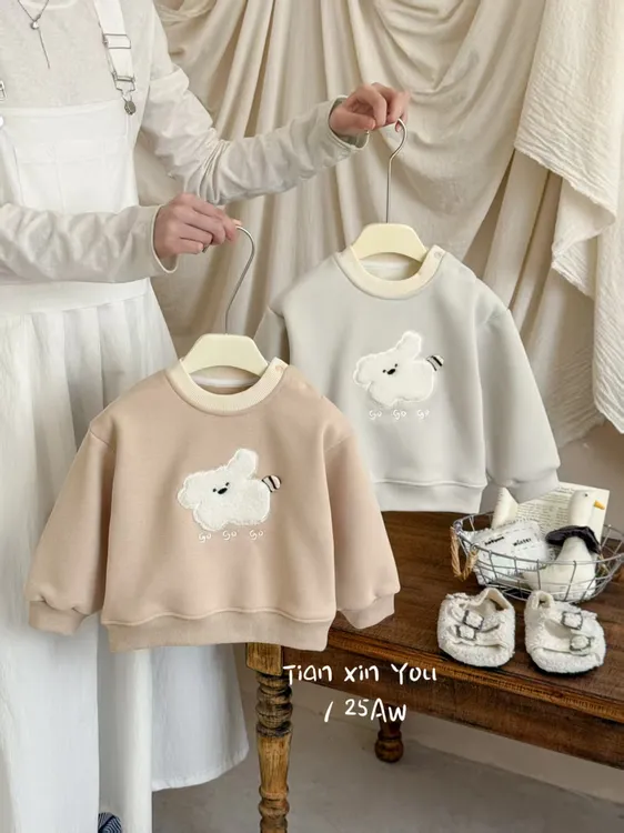 立体刺绣卫衣加绒冬季薄款圆领套头长袖洋气A类小童童装反季