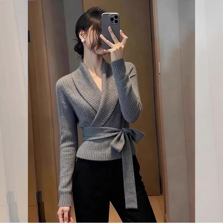 高端气质灰色V领系带收腰针织衫女秋季新款高级感休闲百搭毛衣服