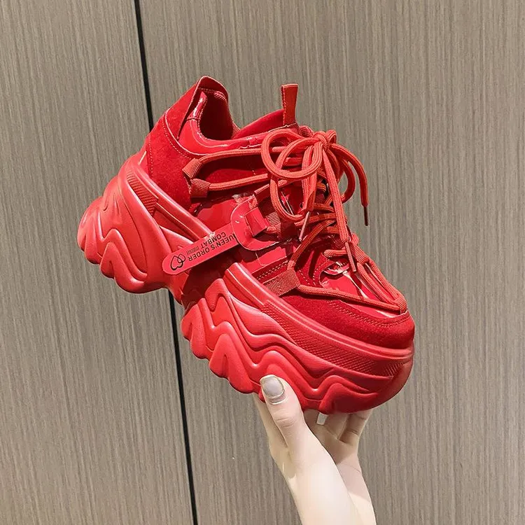 2025中国红厚底老爹鞋女潮韩版佰搭增高休闲运动鞋批发潮鞋夫复古