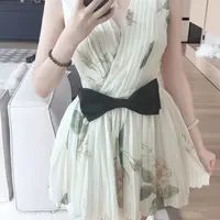 清名媛千金风碎花连衣裙夏季穿搭掐腰裙法式无袖背心裙