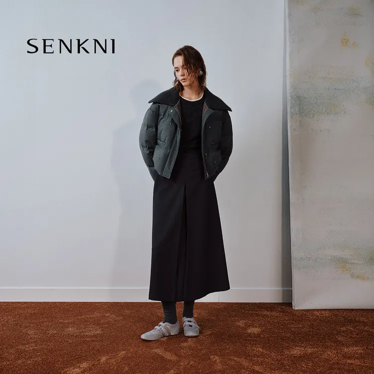 SENKNI/圣可尼 2025秋冬新款鹅绒拼接翻领短款羽绒服女S105103OG