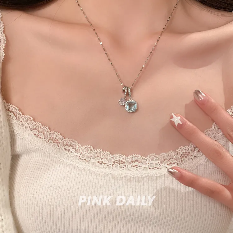 钛钢项链 Pink Daily蓝色方钻超闪锆石吊坠锁骨链女钛钢