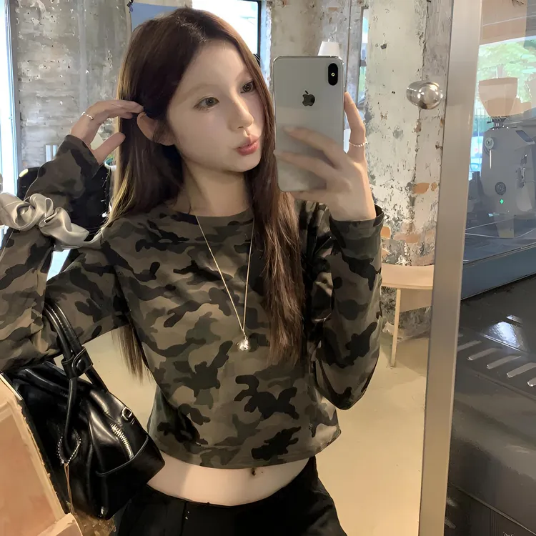 美式复古辣妹迷彩印花圆领T恤女设计感小众修身显瘦短款打底上衣