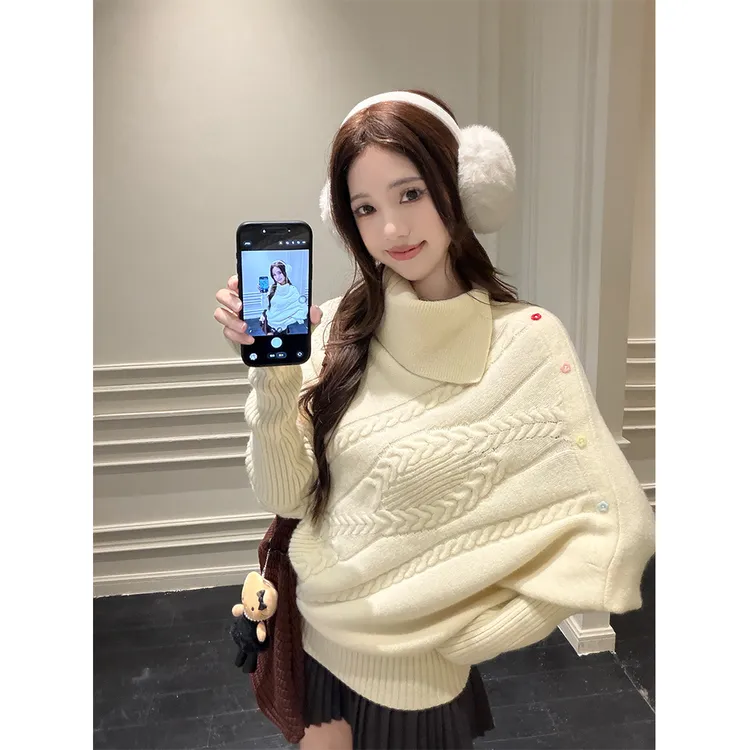 【独自美丽】设计感慵懒绞花彩扣斗篷毛衣上衣女22997#