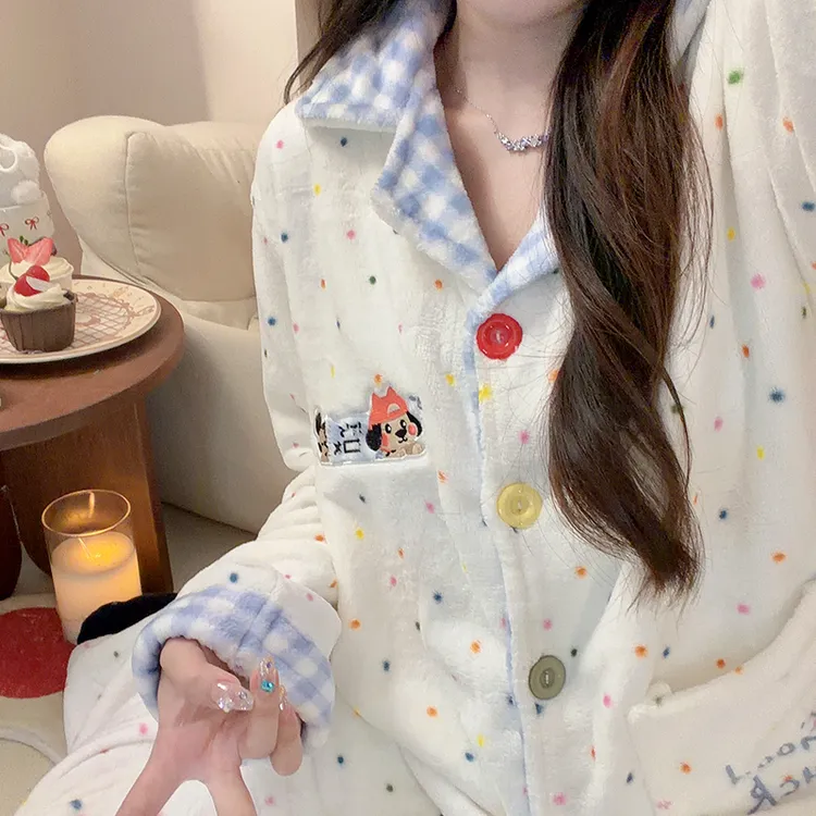 蓝格彩点黑皮法兰绒睡衣女秋冬季长袖长裤甜美加厚保暖家居服套装