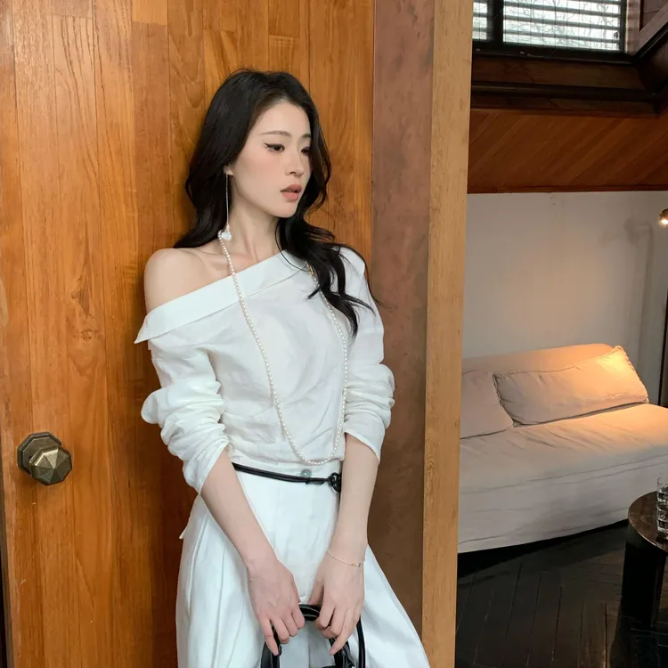 韩系松弛感穿搭亚麻衬衫套装女春季小众设计斜肩上衣阔腿裤两件套