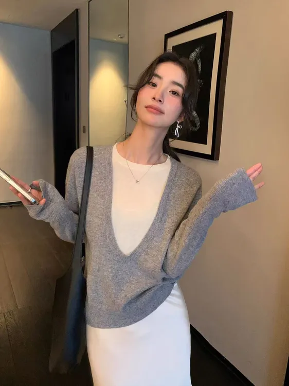 春秋100%纯羊毛衫女气质V领撞色套头假两件宽松洋气打底毛衣YM093