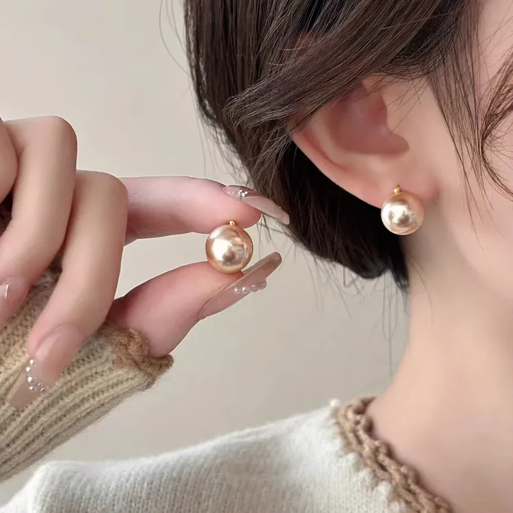铜合金仿珍珠耳饰 耳环百搭简约轻奢风圆脸耳饰轻奢日韩几何精致商品图