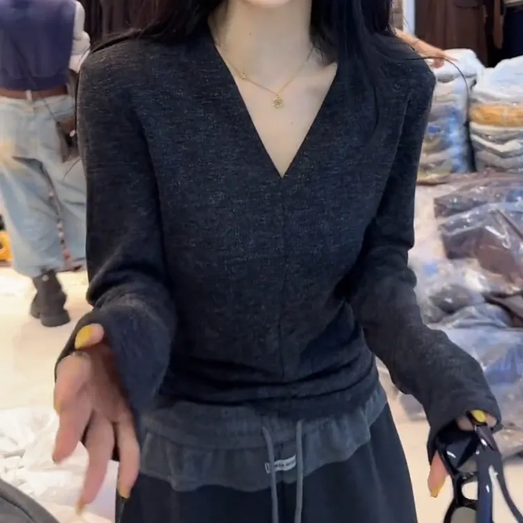 2025新款设计感V领长袖休闲百搭T恤LK2506763