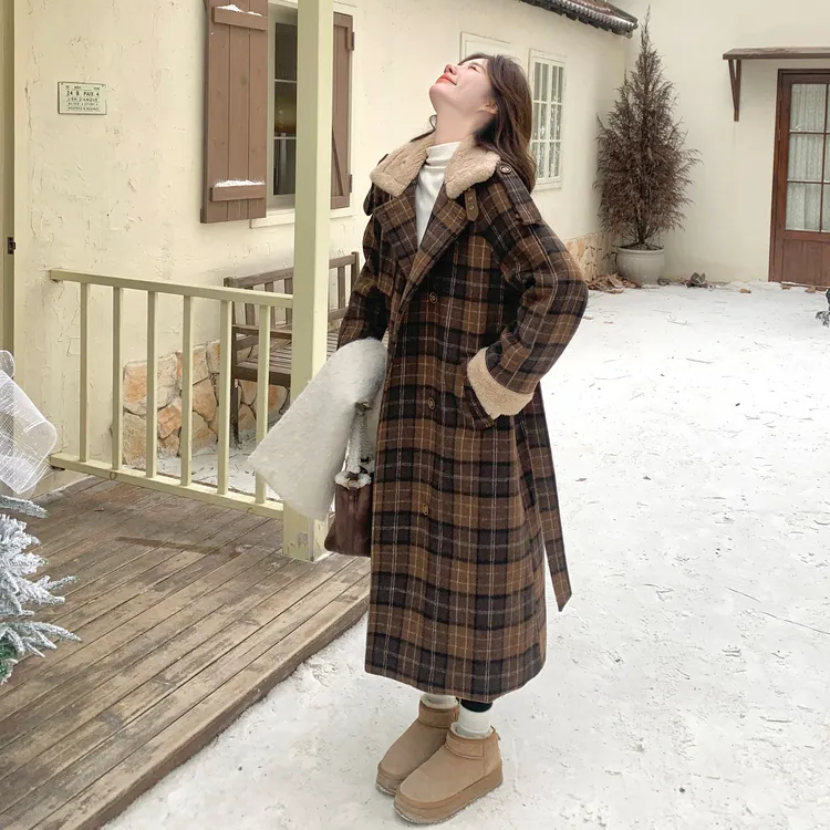 美拉德高级感格子毛呢外套女2025冬季新款收腰加绒中长款毛呢大衣