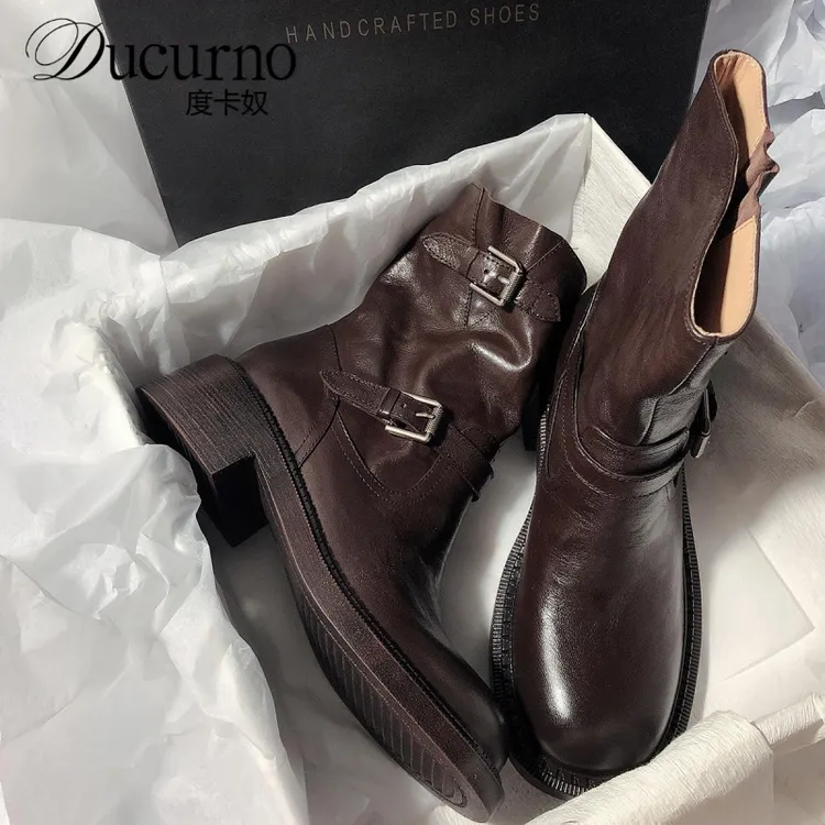 度卡奴圆头纯色真皮甜酷百搭日常皮带扣中跟侧拉链短筒时装靴短靴