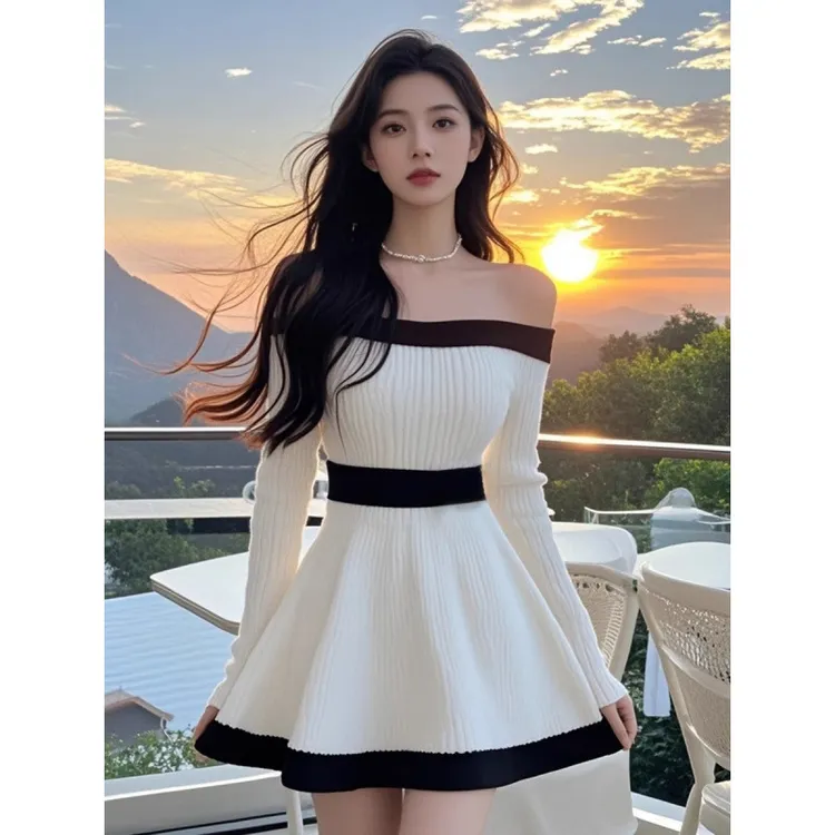 秋冬甜美温柔显瘦小个子针织毛衣裙女设计感撞色一字肩收腰连衣裙