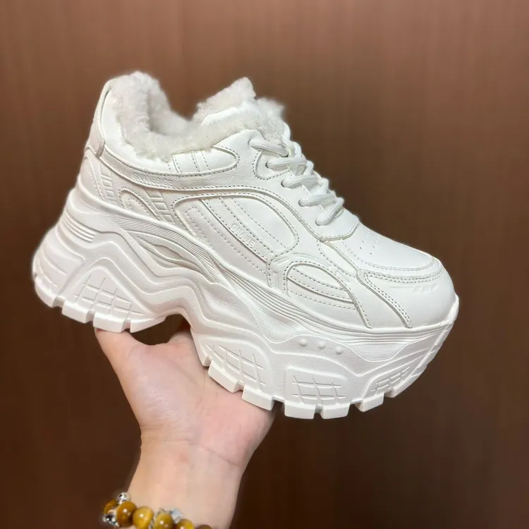 冬季新款真皮厚绒厚底舒适轻便百搭运动老爹鞋ins潮款加绒女鞋