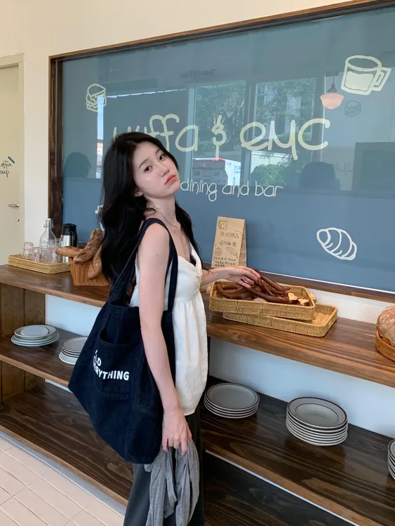 2025夏季新款法式气质白色吊带上衣灰色薄款防晒开衫休闲裤三件套