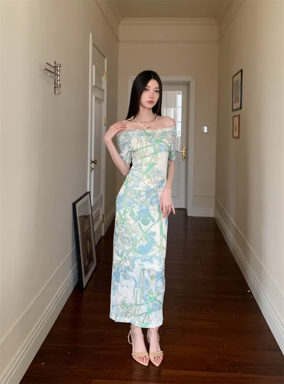 新中式芝兰玉树花卉印花肌理针织裙一字肩短袖弹力修身包臀连衣裙