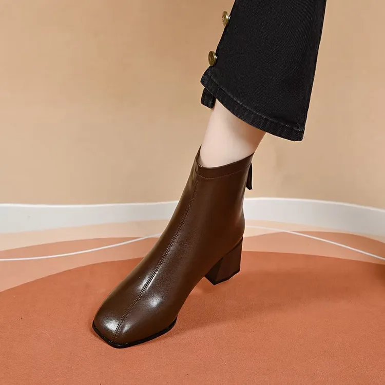 方头真皮马丁靴女新款法式单靴休闲短靴舒适棕色百搭英伦风及踝靴