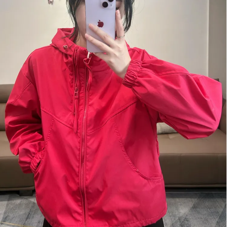 2025春季新款冲锋衣外套女时尚拉链宽松休闲连帽短款百搭