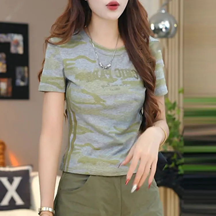 流行穿搭显瘦短袖上衣夏季新款胖MM大码女装美式复古迷彩印花T恤
