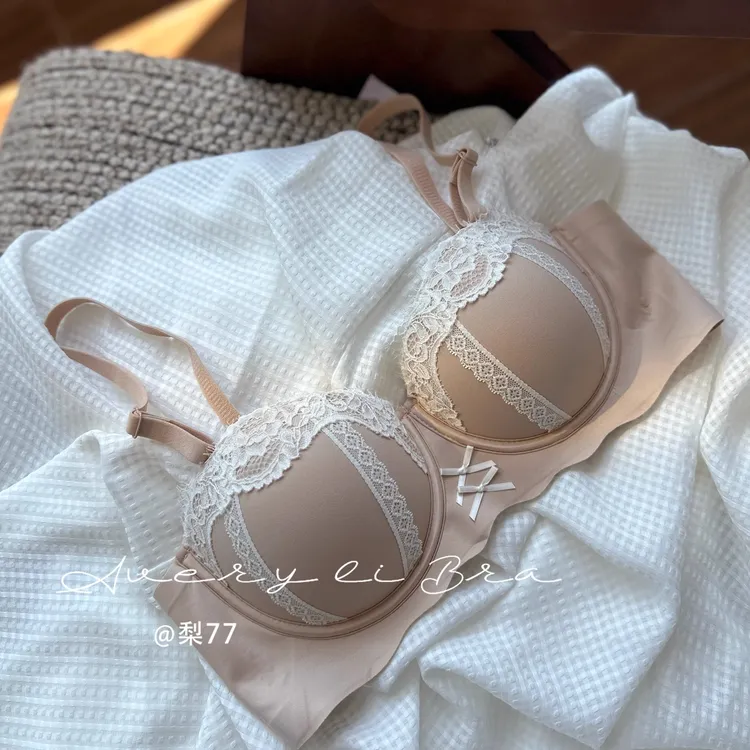 聚拢内衣女小胸显大内衣纯欲风蕾丝文胸套装性感防下垂爆款胸罩