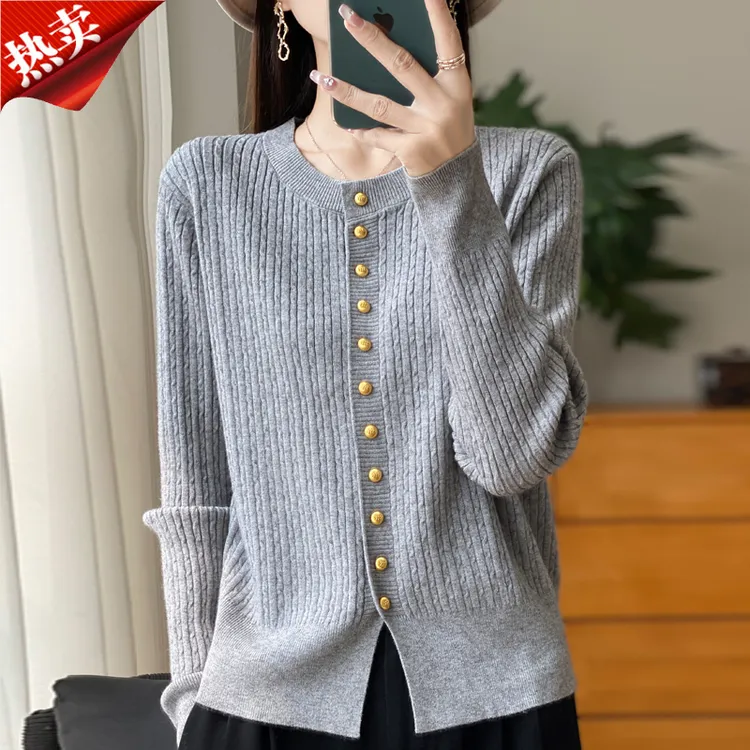 哥弟阿玛施正品极简风金扣绞花长袖针织开衫圆领保暖外搭上衣春秋